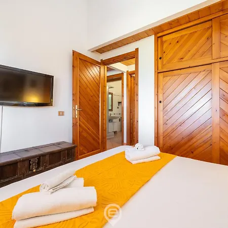 Holiday home Estay - Euhouse - Seaview - Aircon - Parking